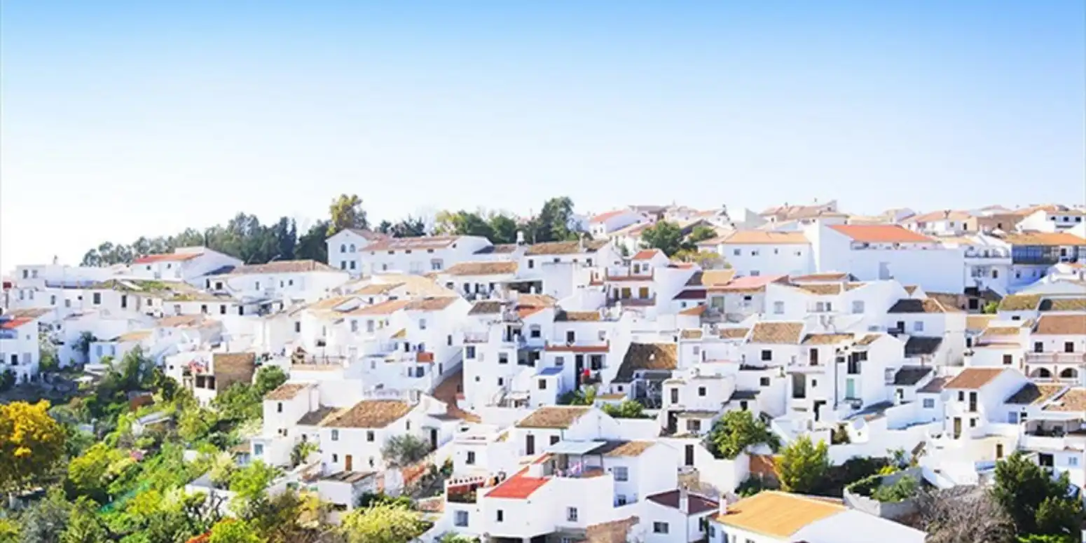 Colmenar, puerta blanca a los Montes de Málaga