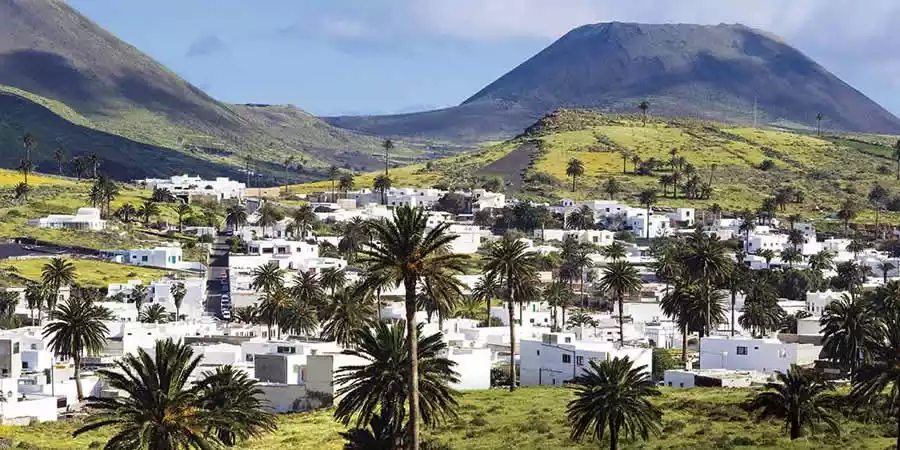 Haría, pueblos altos en el valle de las mil palmeras (Lanzarote)