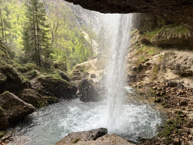 Peričnik Waterfall — Eslovenia