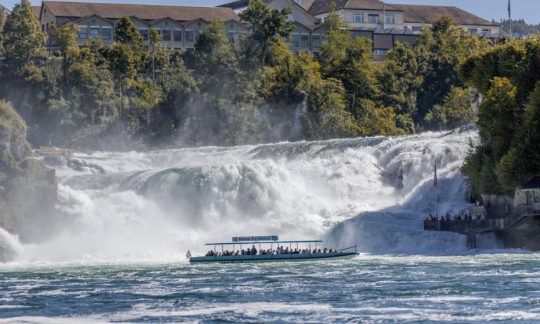 Rhine Falls — Suiza