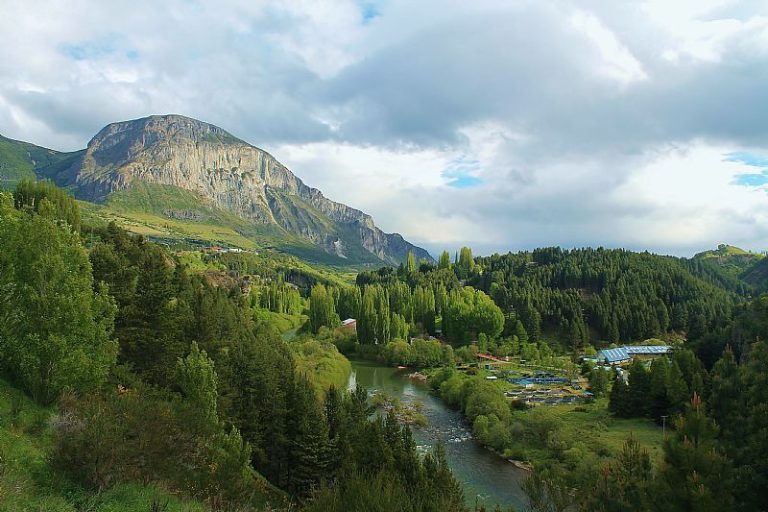 Valle de Aysén y río Simpson, Patagonia verde en el sur de Chile