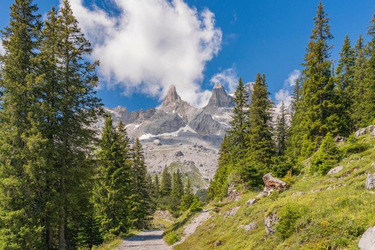 Valle de Montafon — corredor alpino entre praderas y cumbres en Vorarlberg, Austria